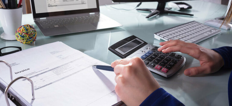 accountant calculating the accounts receivable turnover ratio