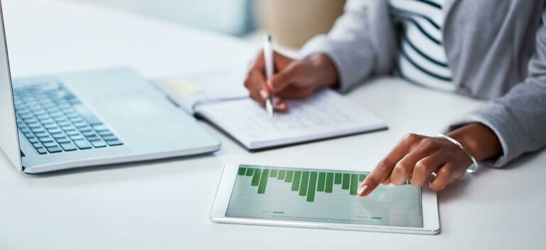 Image of non-bank lenders analysing non-bank business loans